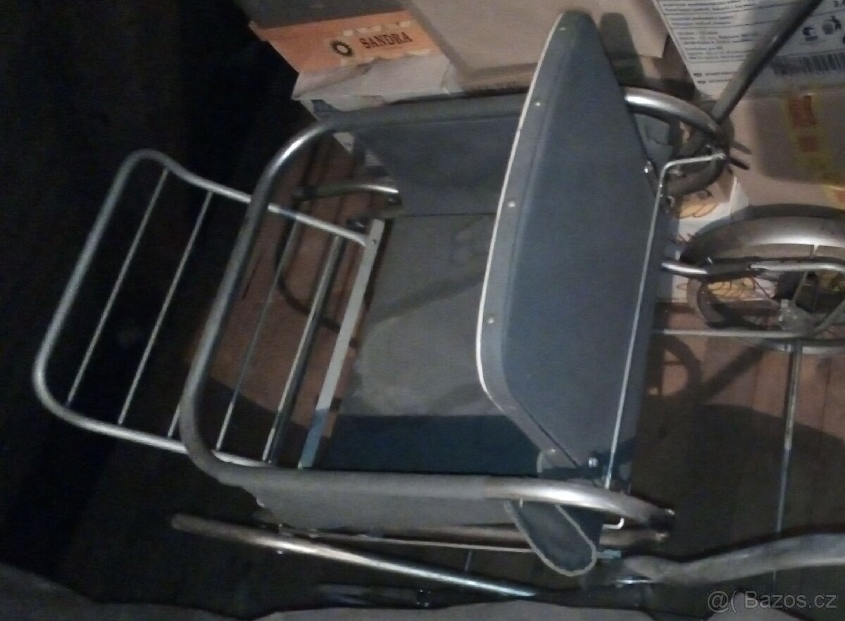 Starý kočárek - 2