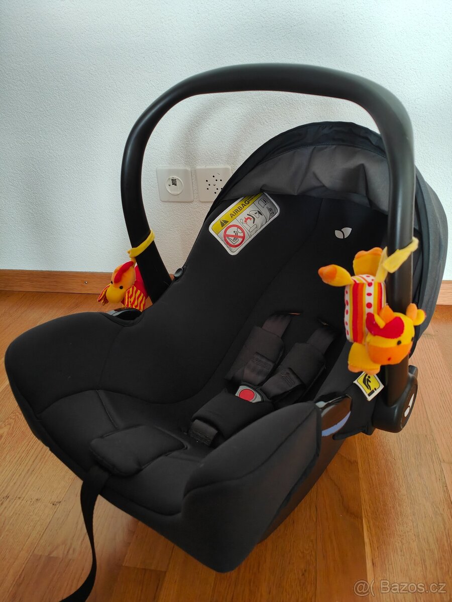 Autosedačka Joie s bází - 2
