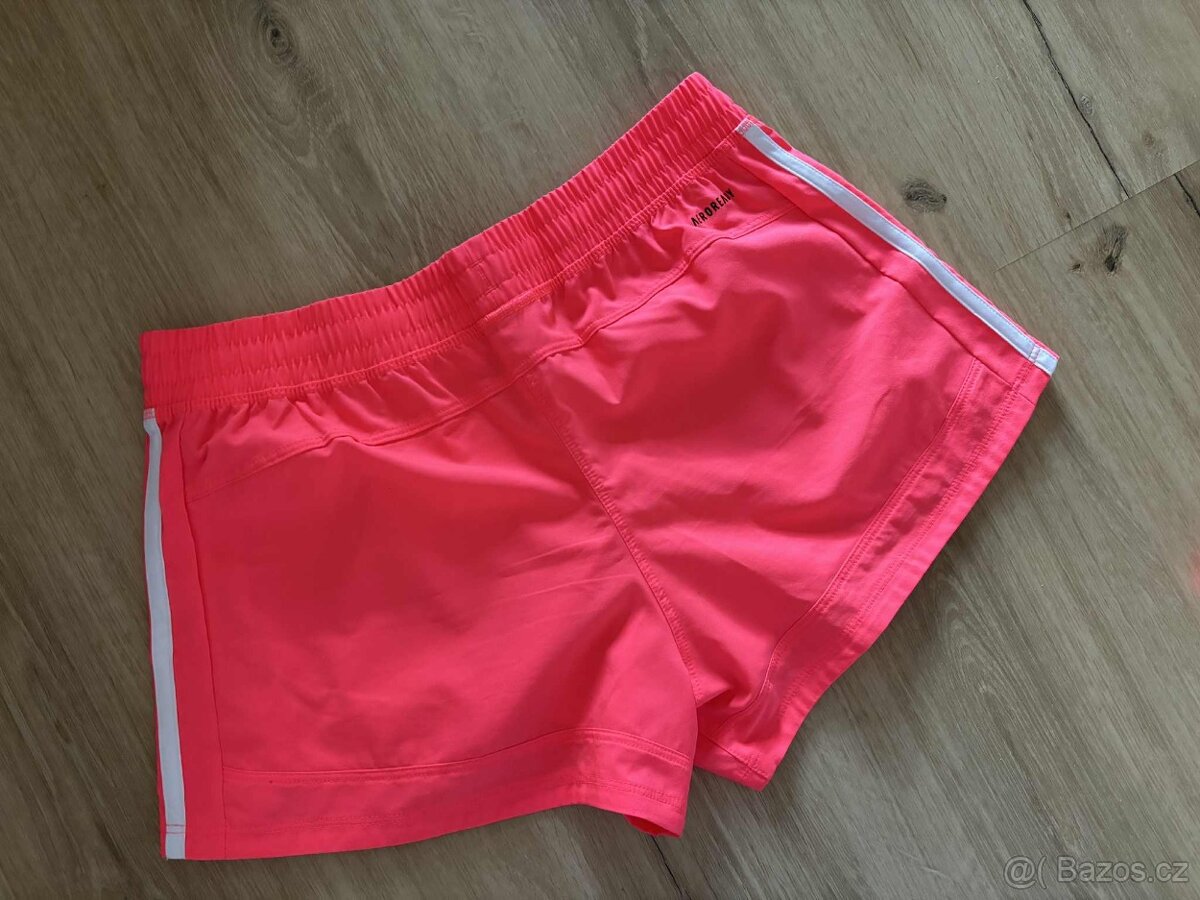 Kraťasy Adidas vel.S - 2