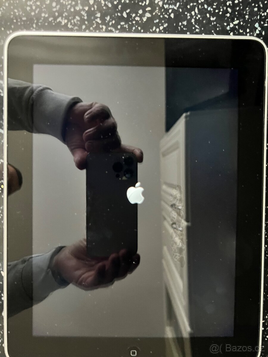 Tablet iPad první generace 32GB.Cenu nabídněte. - 2