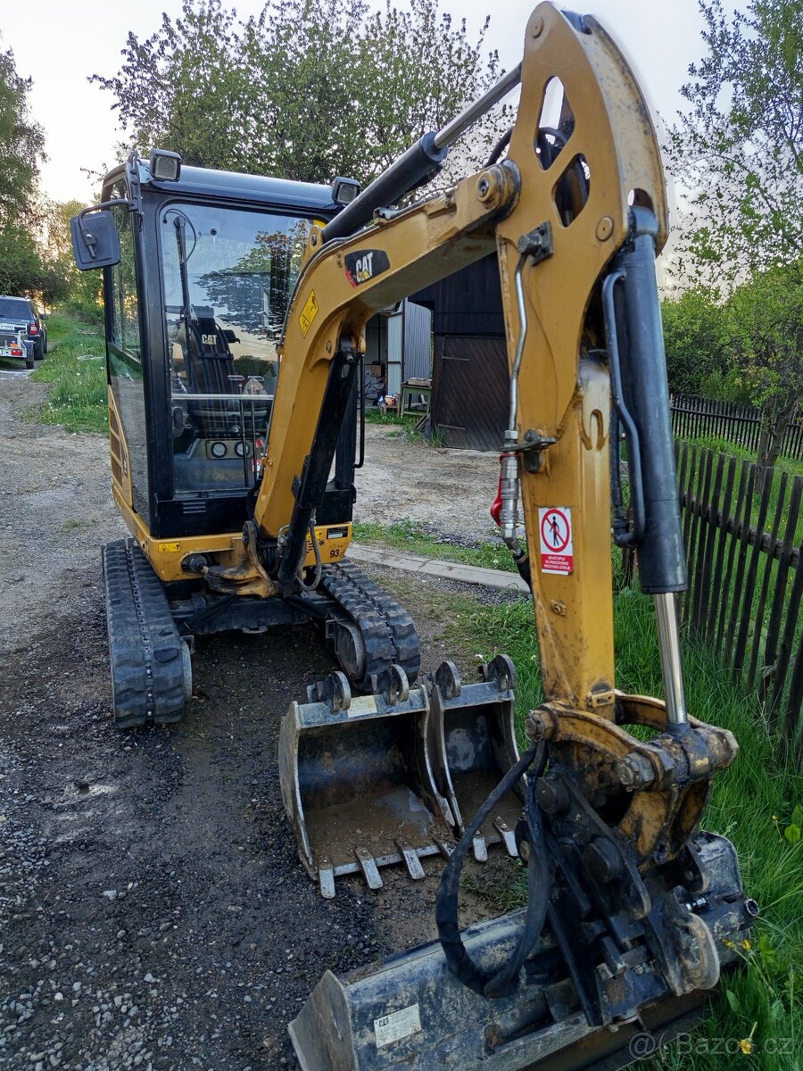 Nová cena Bagr Caterpillar CAT 302.2 D, více info v textu - 2
