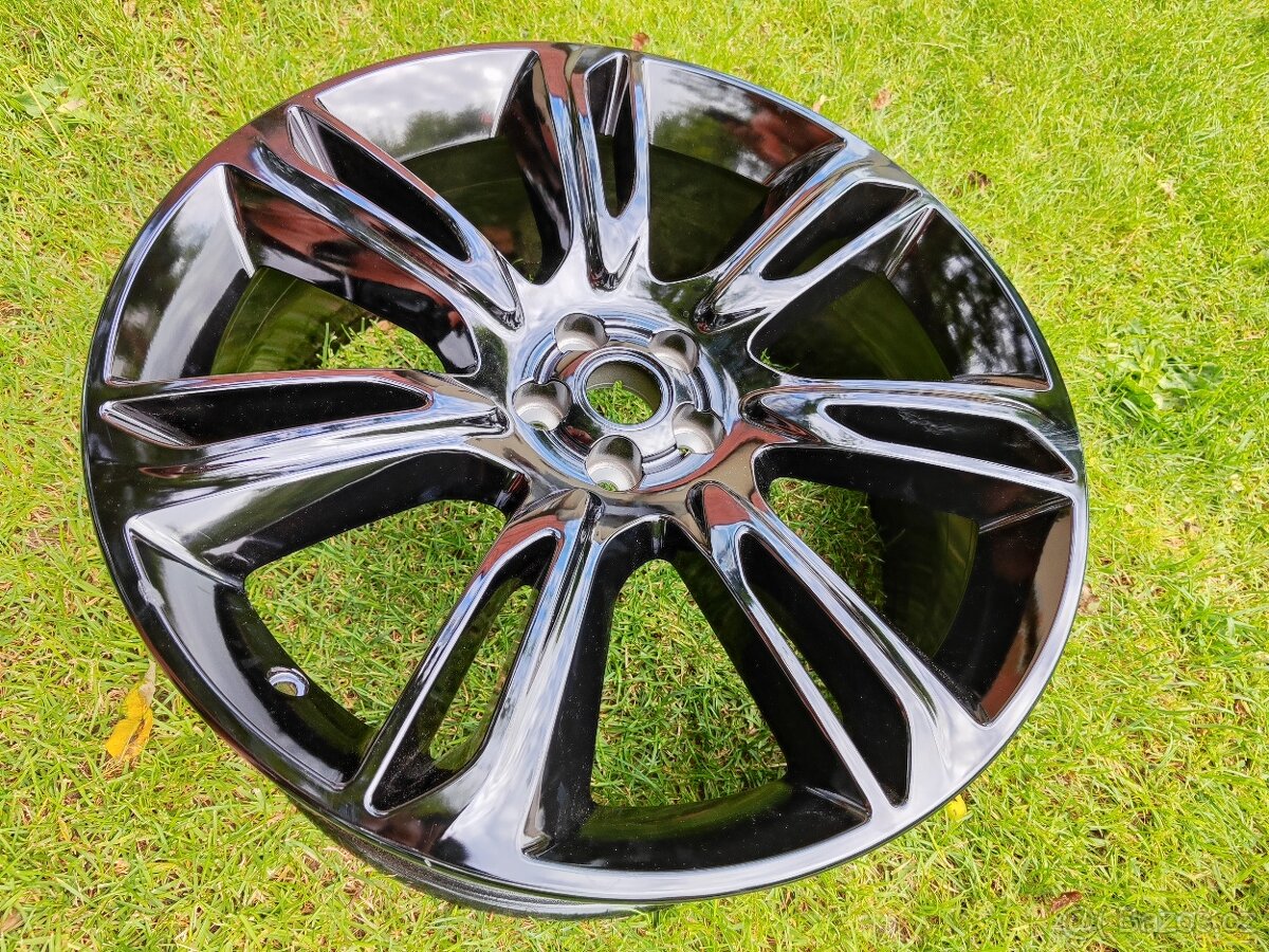 1 kus zánovní disk Range Rover Velar r22 5x108