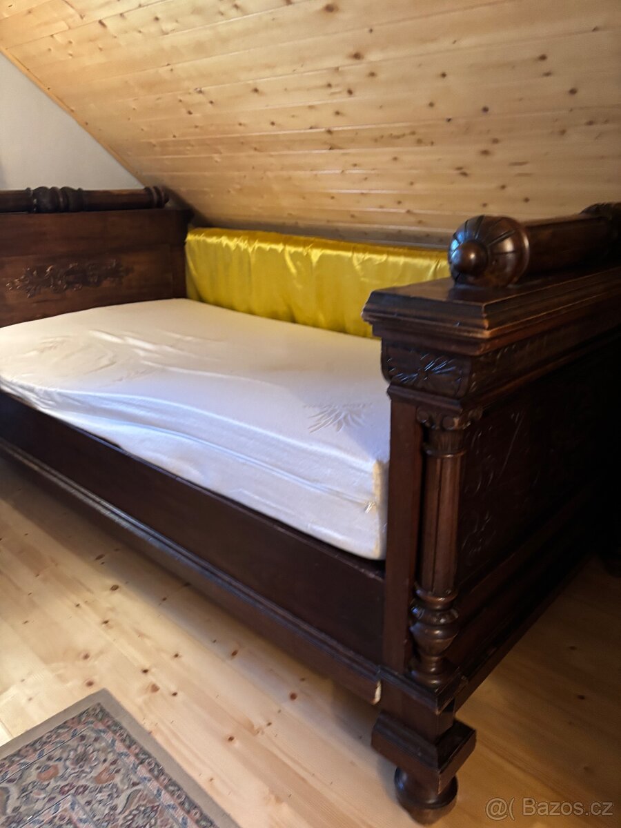 Starožitná postel s roštem a matraci - 2