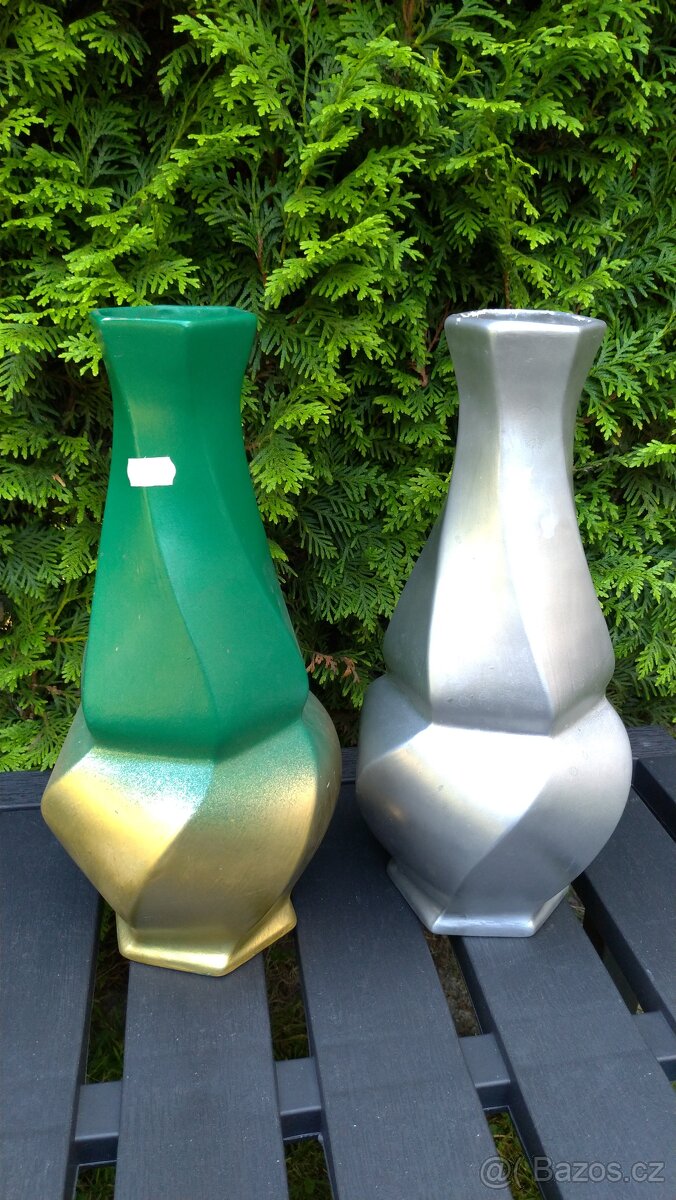 Různé vázy keramické či skleněné - 2