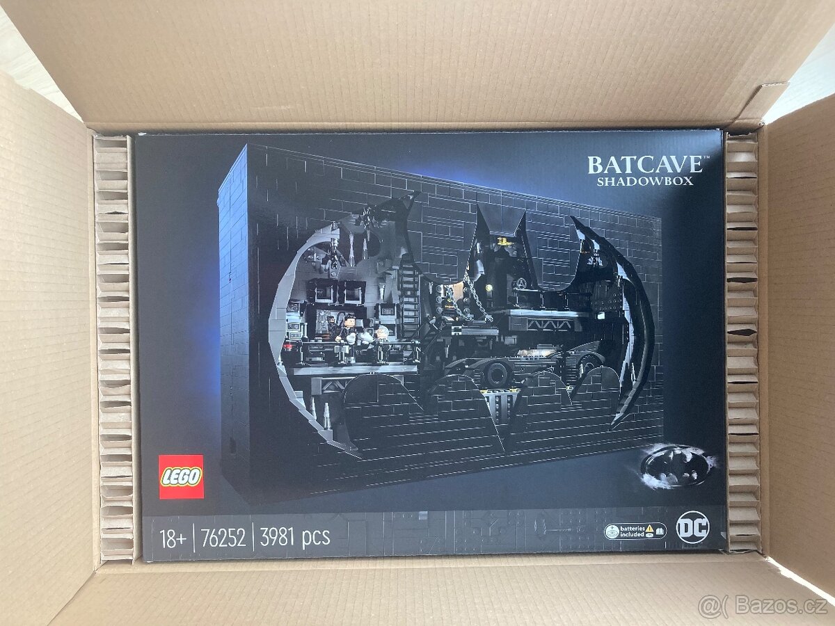 LEGO 76252 Batmanova jeskyně sběratelský box - 2