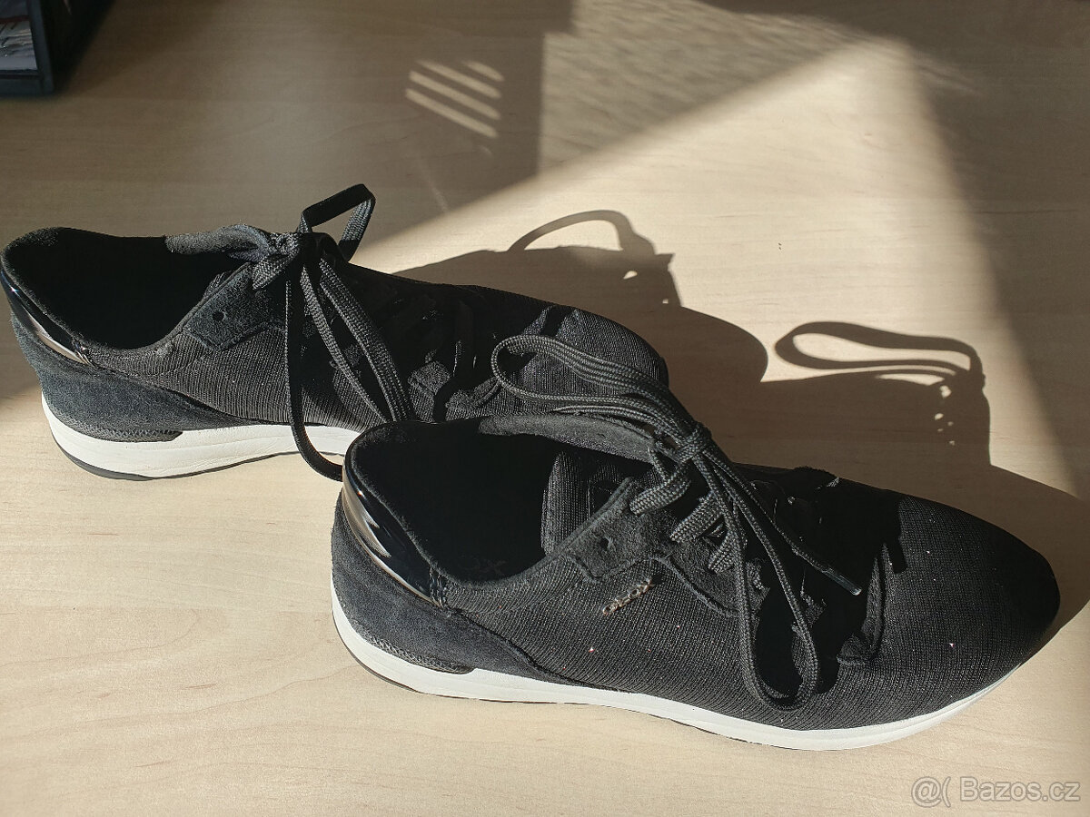 DÍVČÍ BOTY TENISKY GEOX RESPIRA VEL 36 ČERNÉ S TŘPYTKAMI - 2