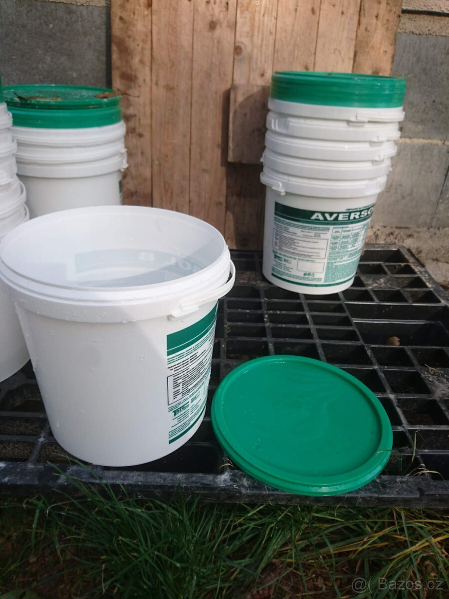Plastový kýbl 10 l s víkem - 2