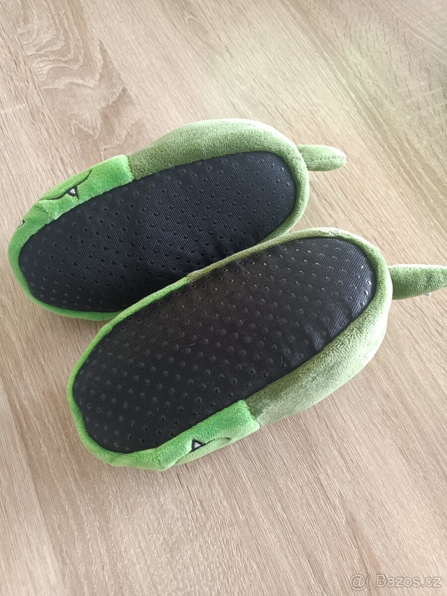 Bačkůrky dinosaur ,velikost 26 - 2