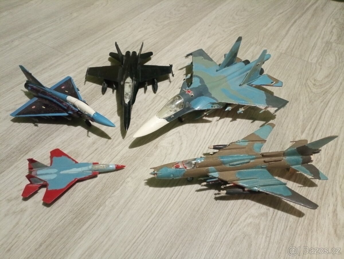 Plastikové modely letadel - 2