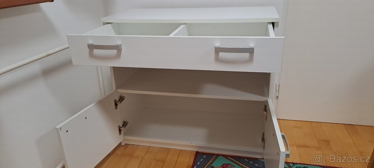 Bílá komoda - 2