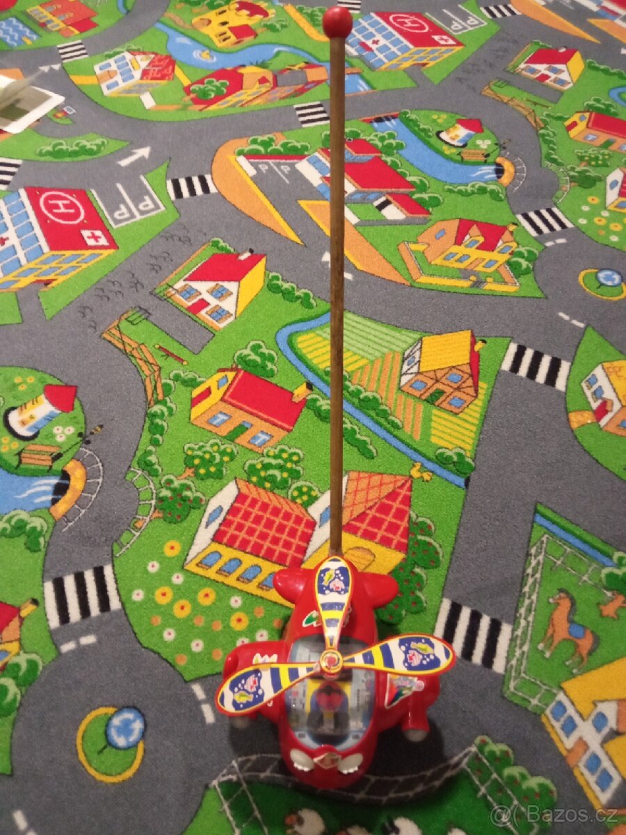 Plechový cinkající mrkající vrtulník na dřevěné vodící tyčce - 2