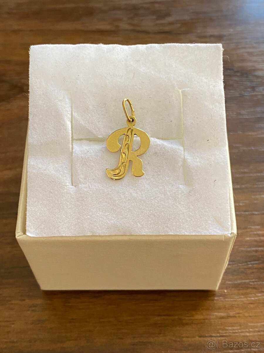 Zlatý přívěsek - 2