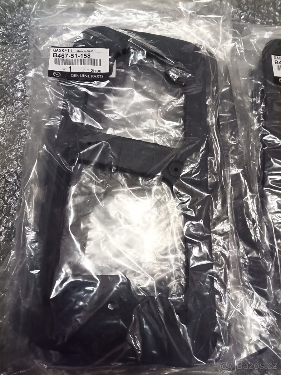 Mazda 323 BG těsnění zadních světel - 2