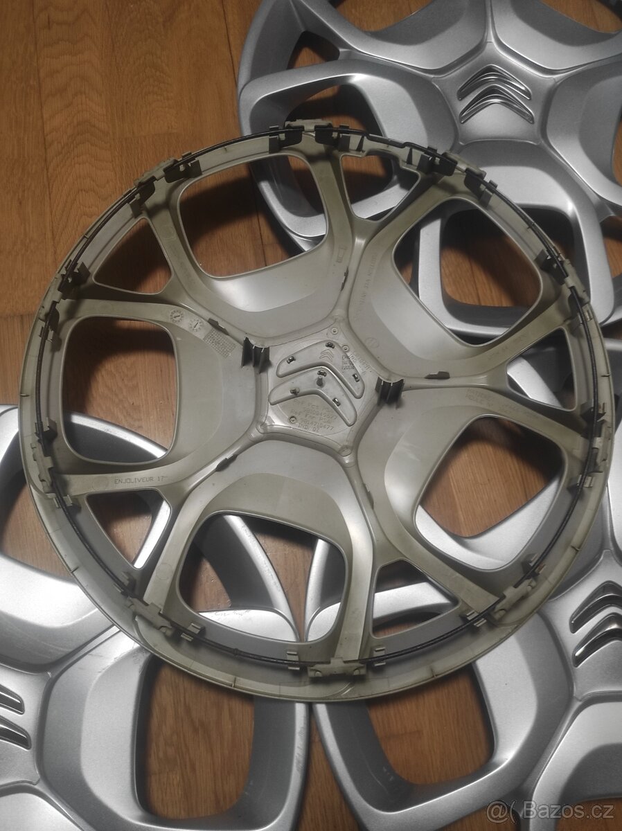 Sada 4 kusů poklic Citroën (17") - 2