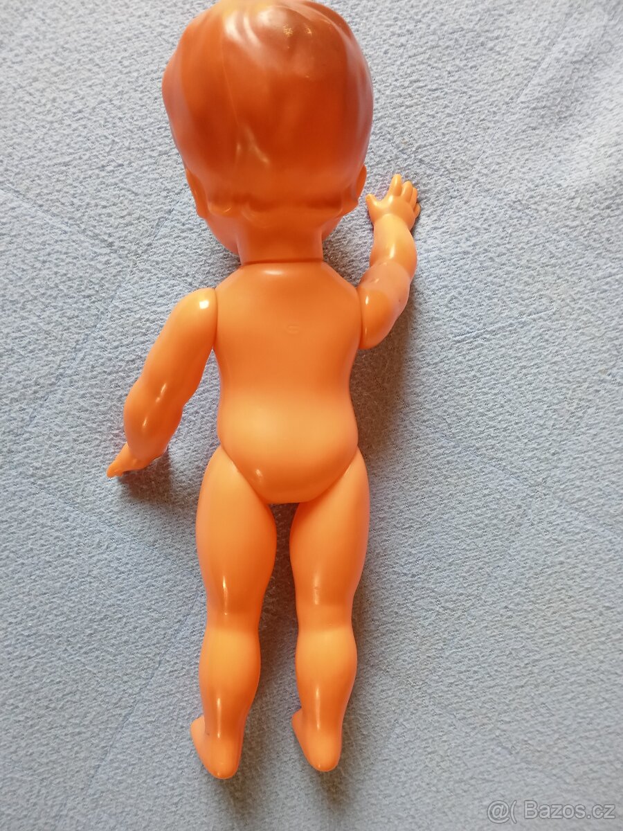 Stará gumová panenka - 2