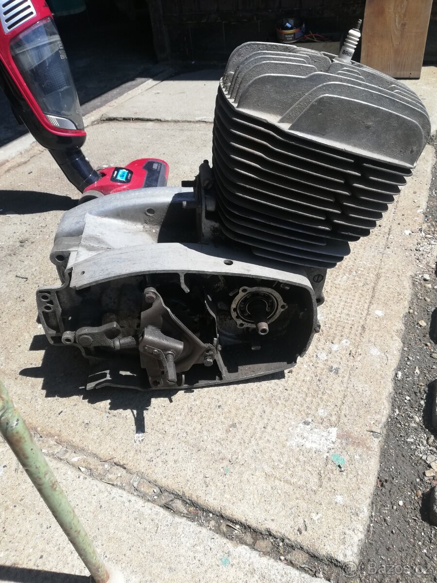 ČZ 175 Zetka motor - 2