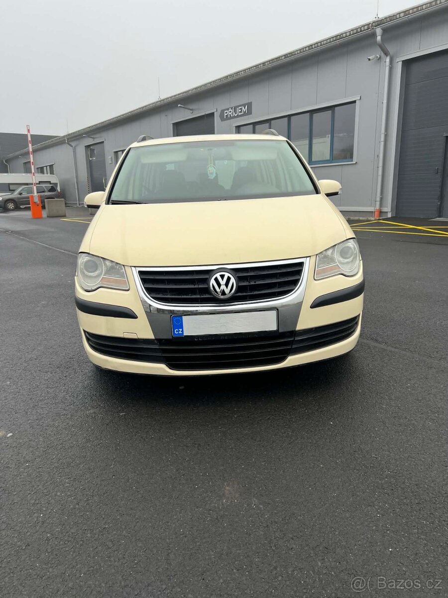 Volkswagen Touran - 2