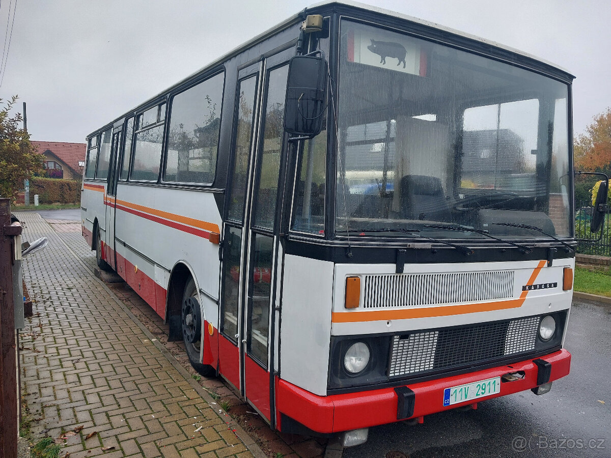 veterán autobus KAROSA - 2