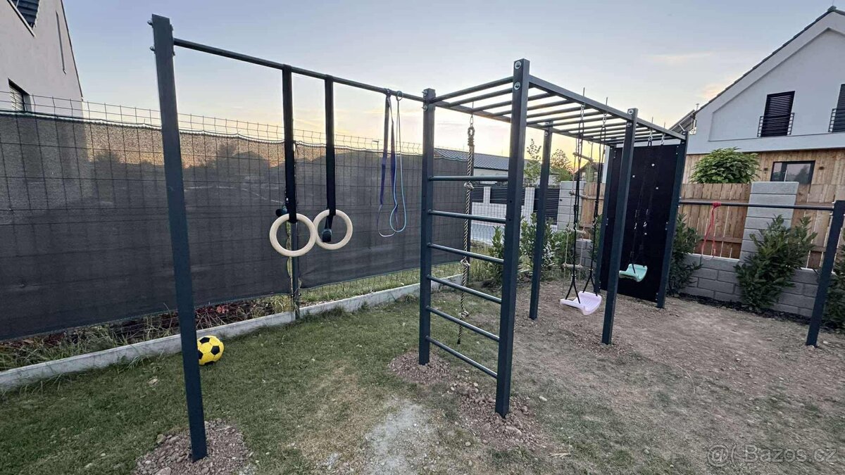 🏋️ Workoutové hřiště 2.0 – multifunkční venkovní konstrukce - 2