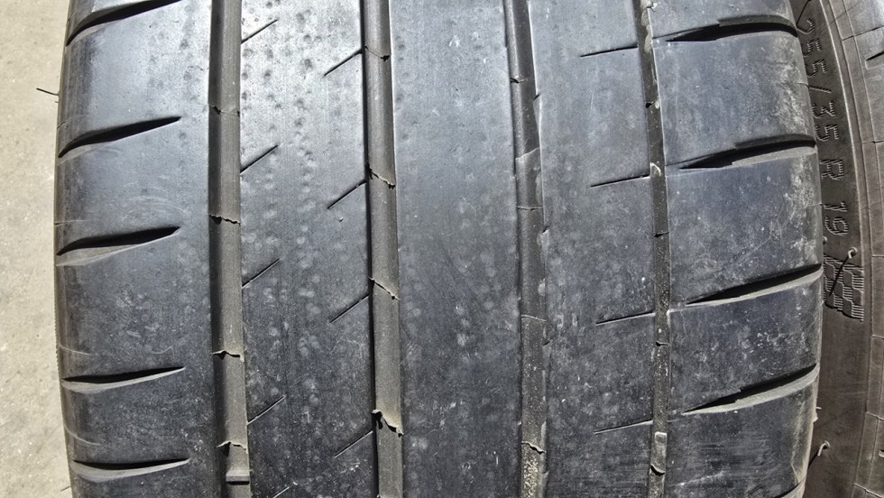 Letní pneu 255/35/19 Michelin - 2