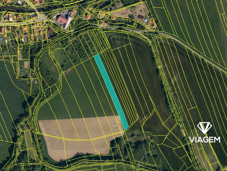 Pole 4 339 m² - 2