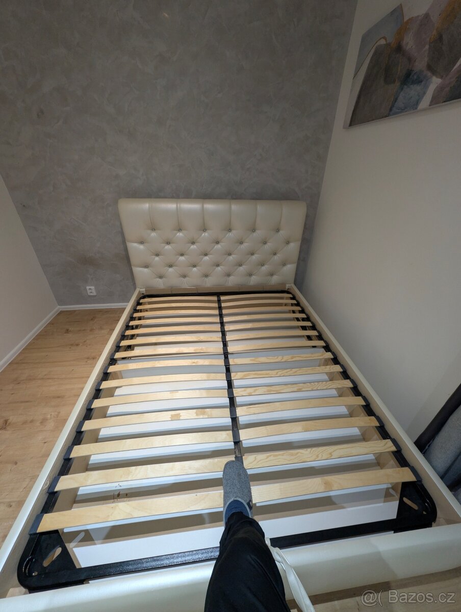 Manželská postel s úložným prostorem a roštem - 2
