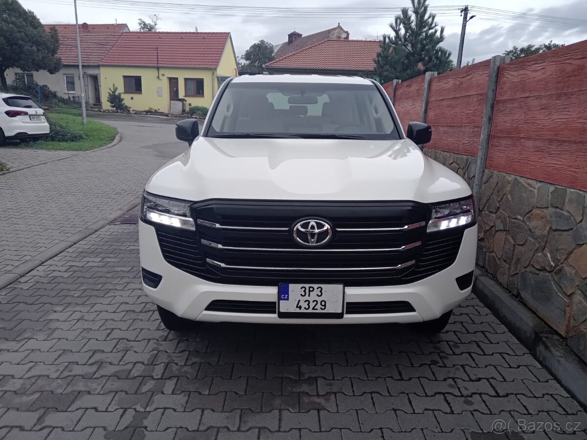 Land Cruiser LC 300 GX DIESEL 3,3L,10AT,305 PS, 45 000 km