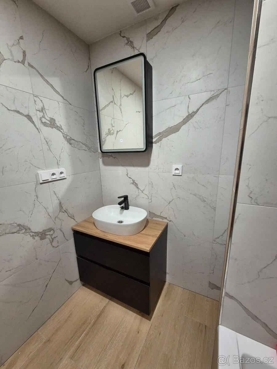 Zrcadlová skříňka - 2