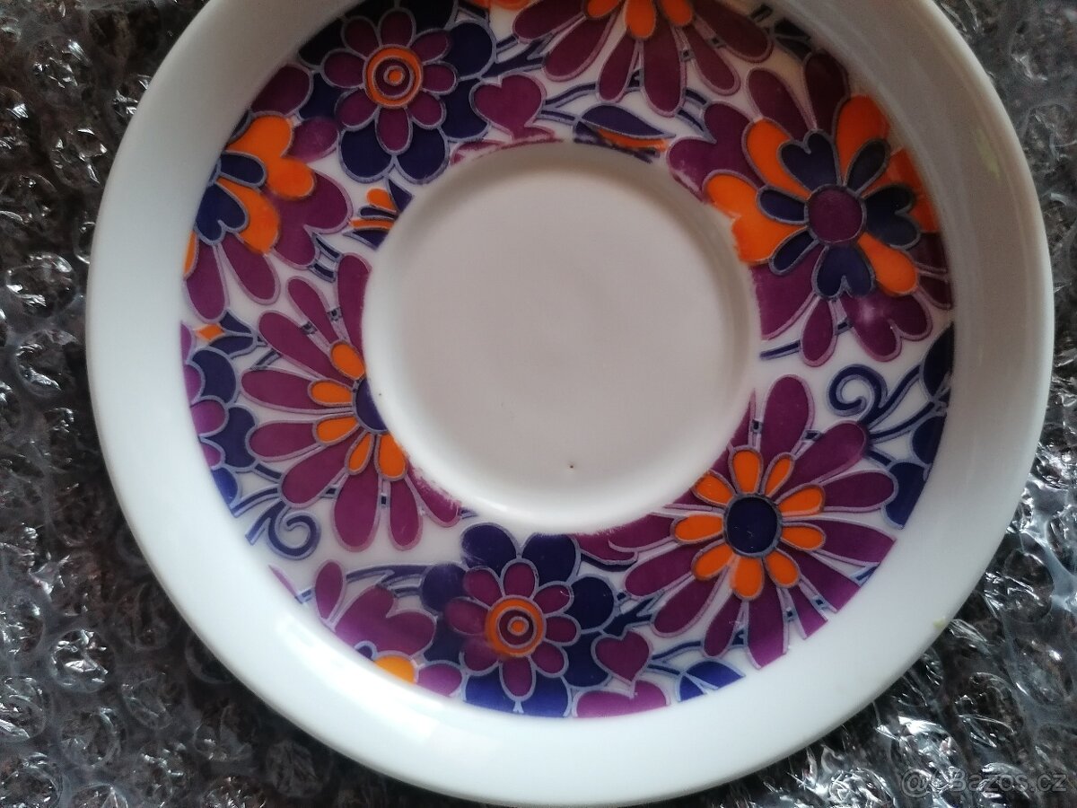 Retro hrneček + talířek - 2