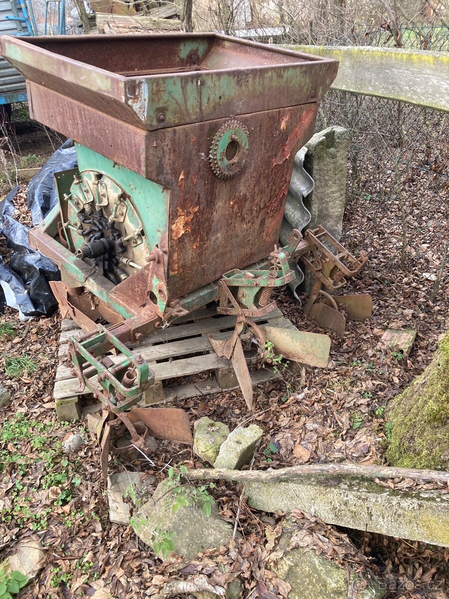 Prodám sazeč brambor - 2