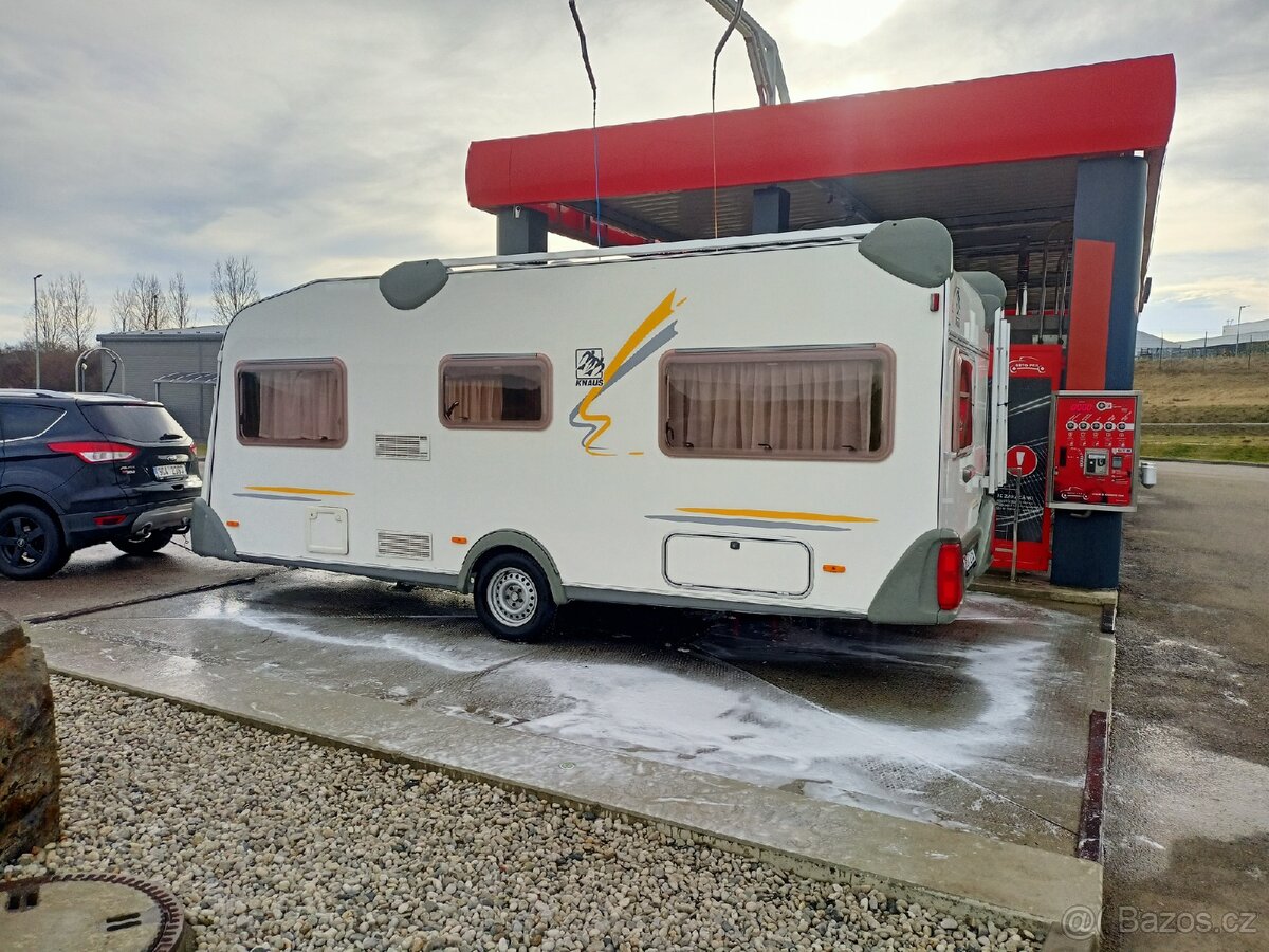 Obytný přívěs karavan Knaus Cheers 500 - 2
