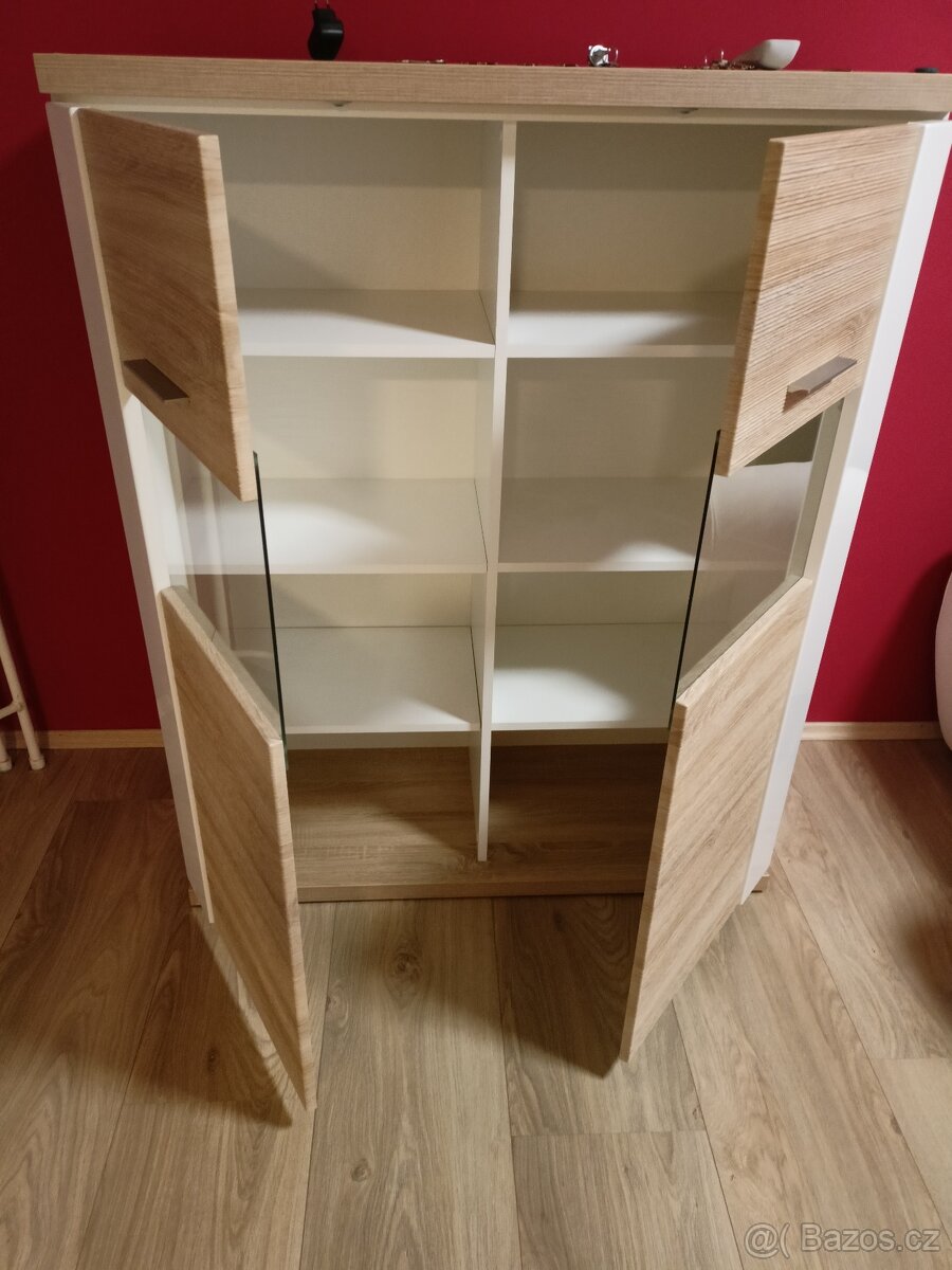 skříňka NATAN vitrína TYP06 s osvětlením - 2