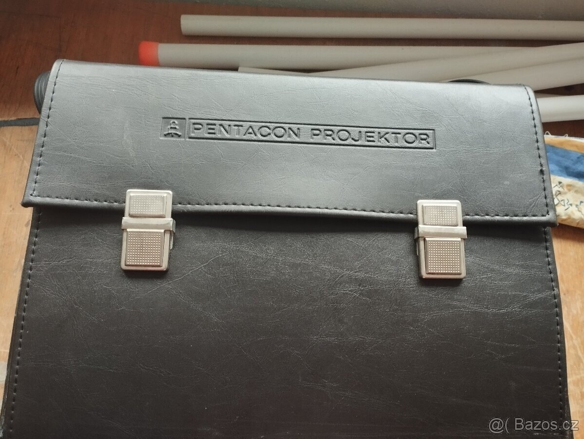 Pentacon promítačka diáků - 2