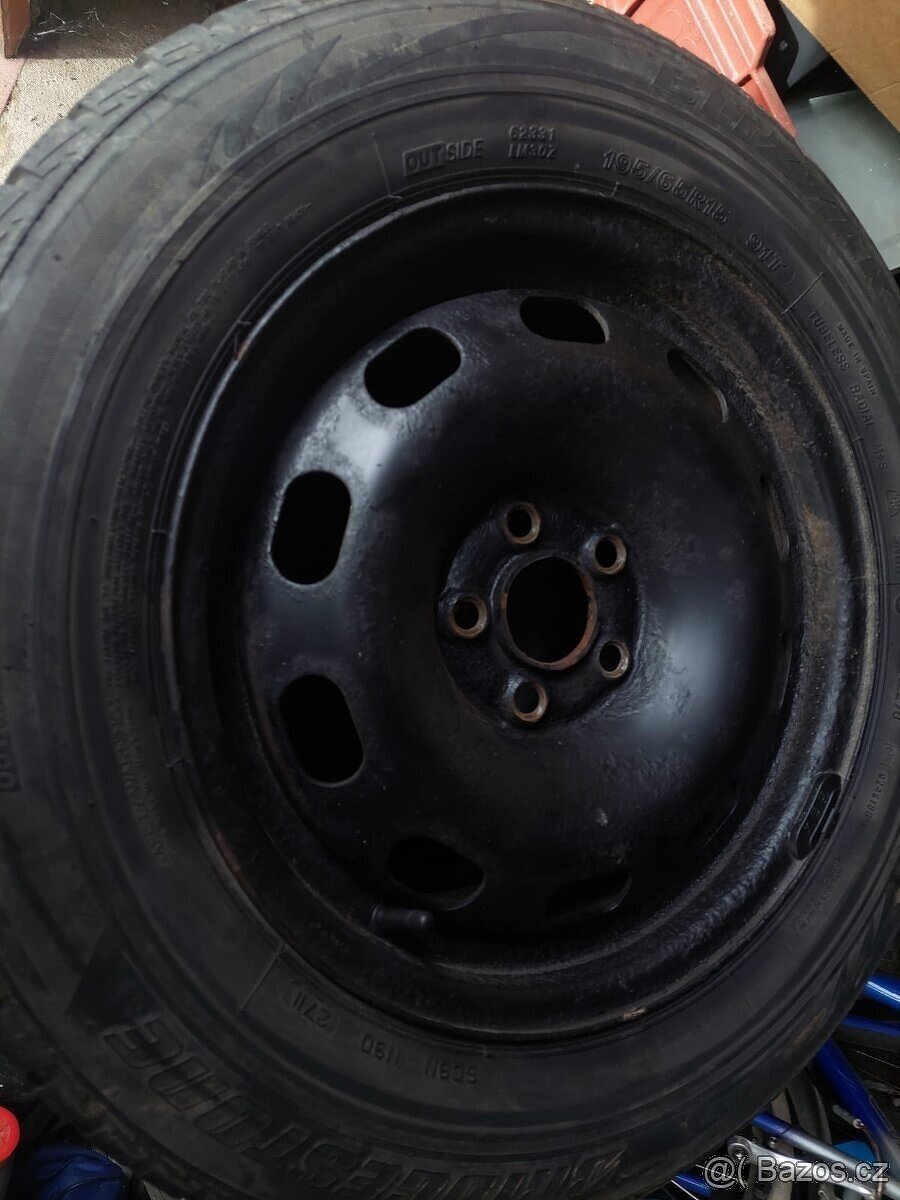 Zimni pneu Škoda Octavia rozteč 5x100 195/65 R15 - 2