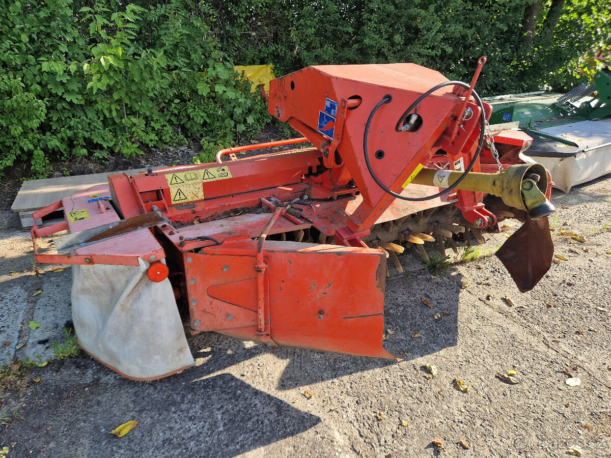 Čelní žací stroj KUHN FC280F - 2