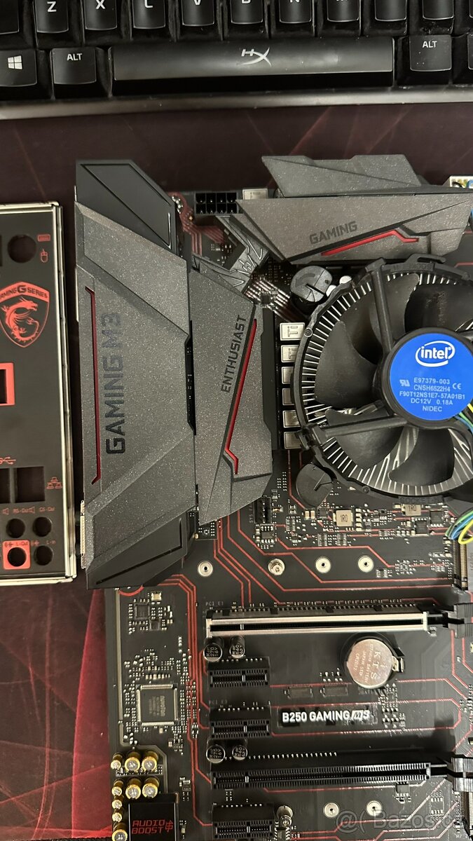 MSI B250 GAMING M3 + i7-6700 (4C/8T) - 2