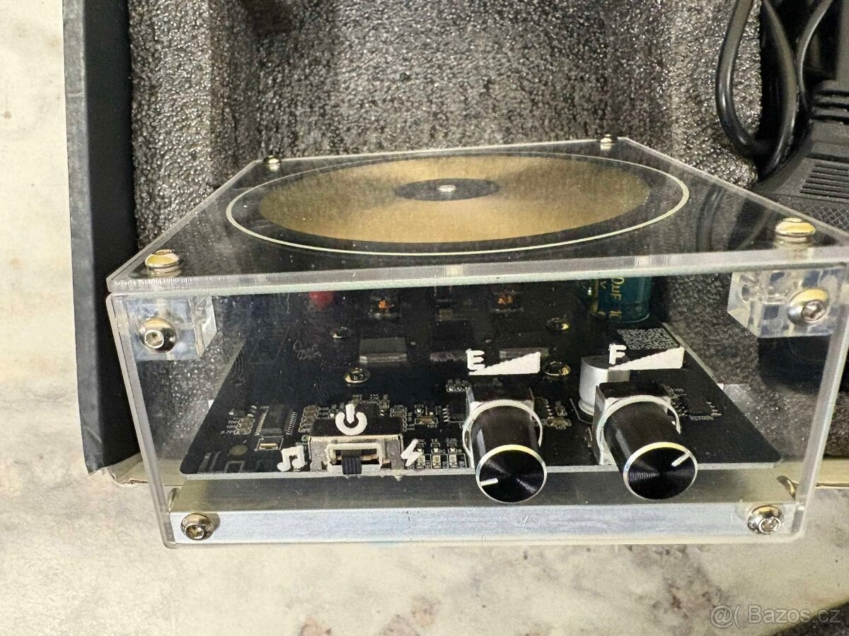 Tesla civka (126) - 2