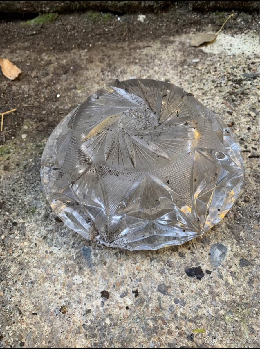 Broušené sklo a váza - 2