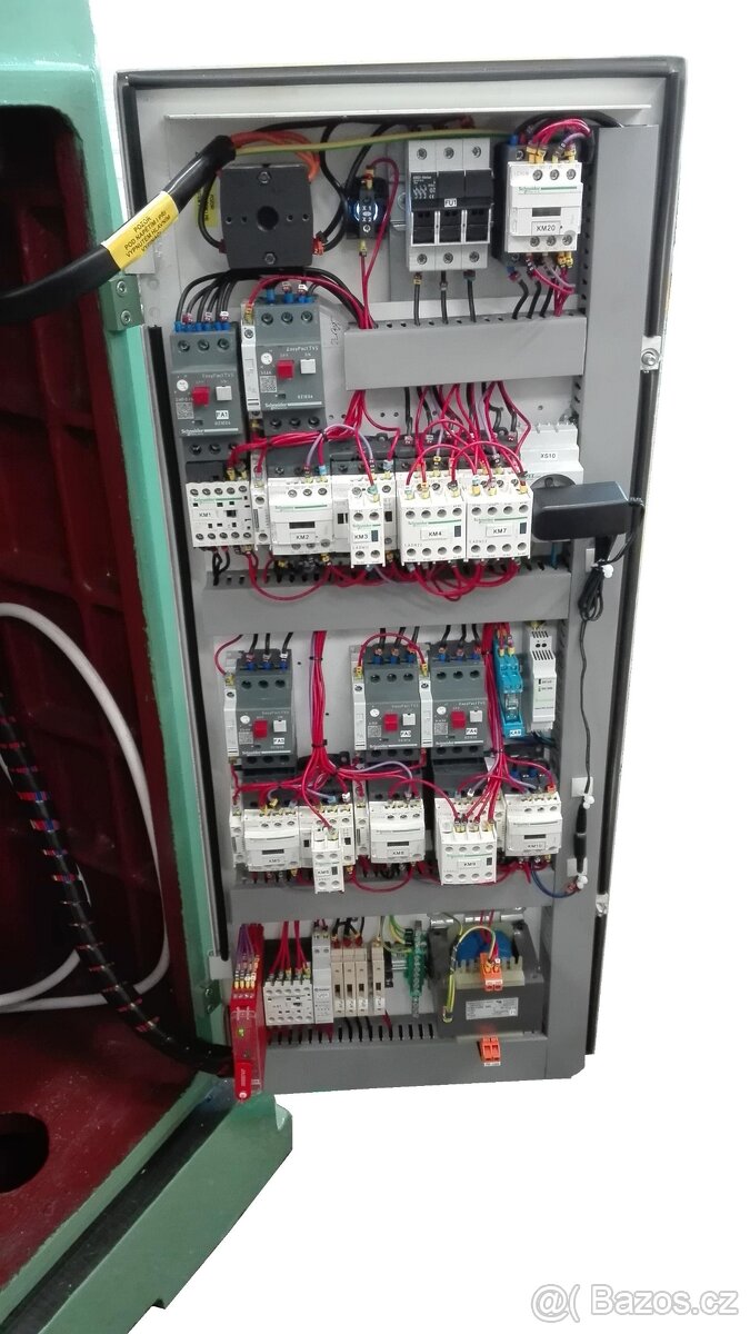 NÁSTROJAŘSKÁ FRÉZKA FNK 25 A - 2