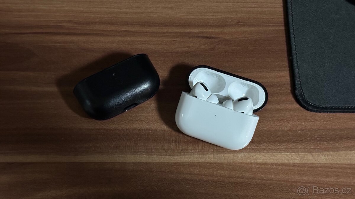Apple AirPods Pro (1. generace) - 2