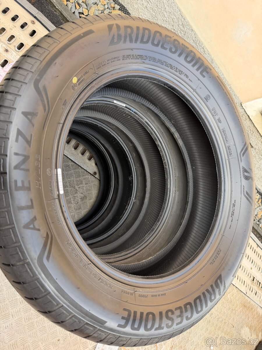 Bridgestone 225/60 r18 - 2