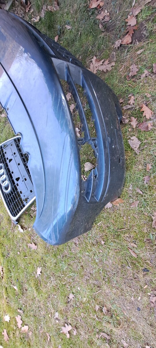 Maska chladiče audi a4-b7 - 2