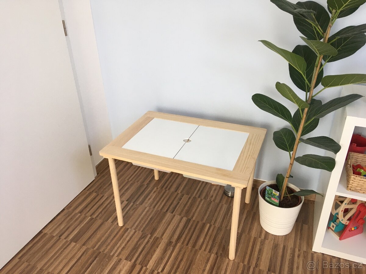 Dětský dřevěný stůl s uložným prostorem - 2