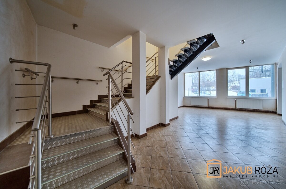 Pronájem kanceláře 159 m² - 2