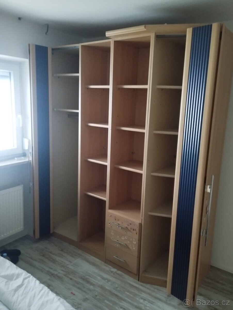 Skříň šatny - 2