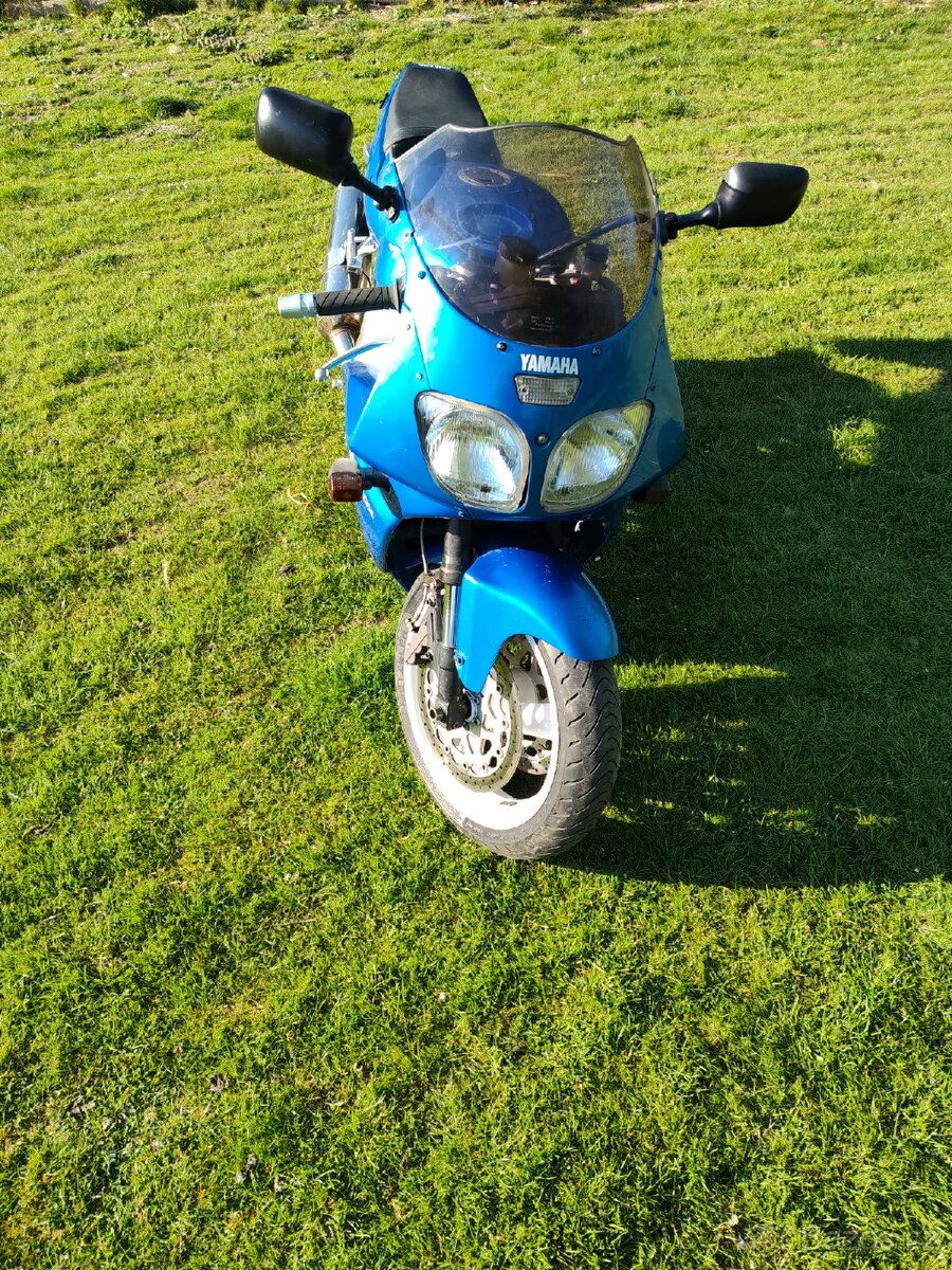 Yamaha YZF 750 - 2