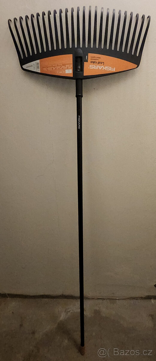 Zahradni hrabe vc.nasady Fiskars Solid L, zaber 53cm - 2