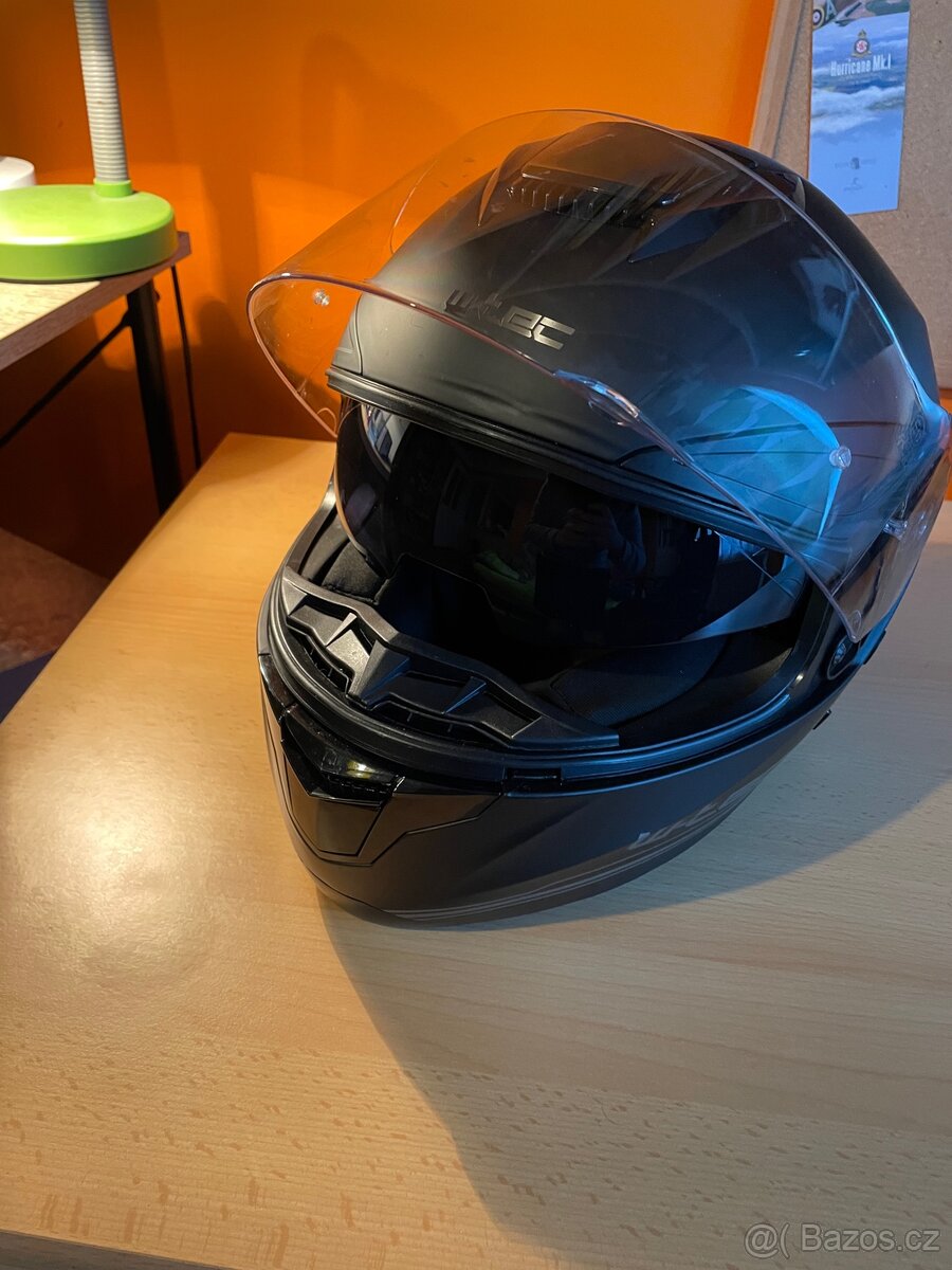 Přilba W-tec - 2
