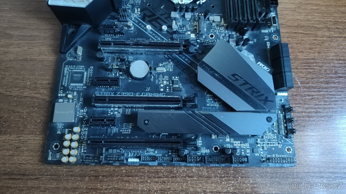 Asus ROG STRIX Z390-F GAMING - 2