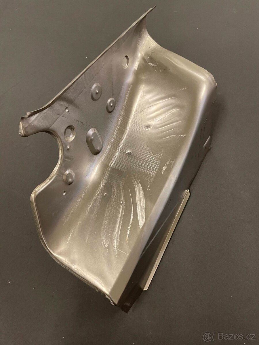 Skoda Felicia - přední podběh - opravný plech - 2